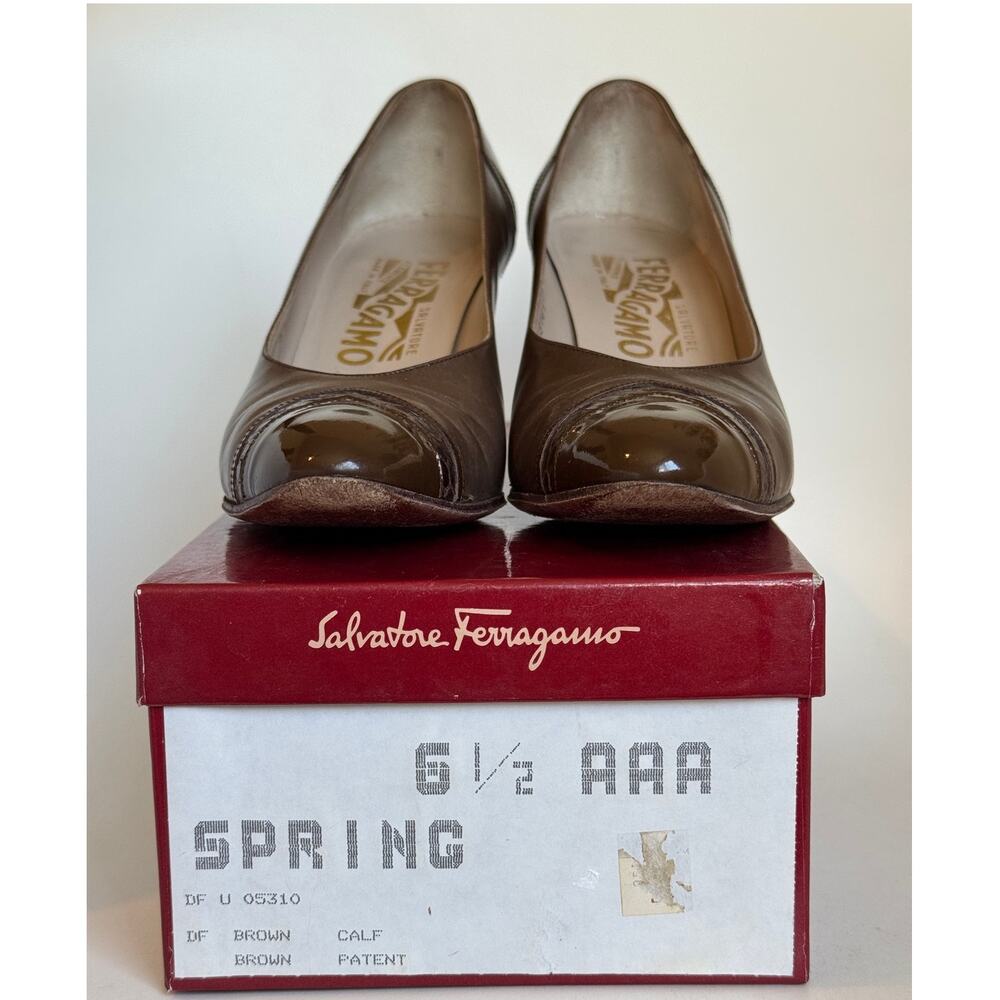 Vintage Salvatore Ferragamo "Spring"Brown Leather Cap Toe Pumps Size 6.5 AAA